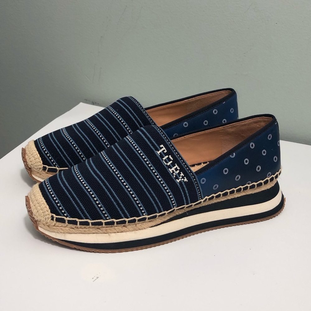 TORY BURCH women's daisy shibori strip logo espadrille in navy/black 7.5